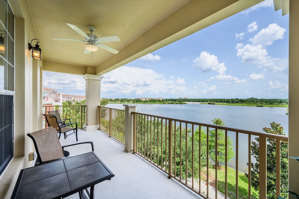 Vista Cay Resort by Millenium at Universal Blvd — Hotel rooms in Orlando, Florida