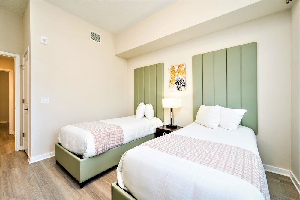 Vista Cay Resort by Millenium at Universal Blvd — Hotel rooms in Orlando, Florida