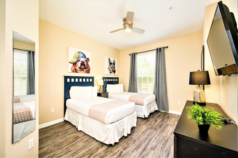 Vista Cay Resort by Millenium at Universal Blvd — Hotel rooms in Orlando, Florida