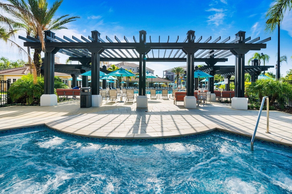 Vista Cay Resort by Millenium at Universal Blvd — Swimming pool in Orlando, Florida