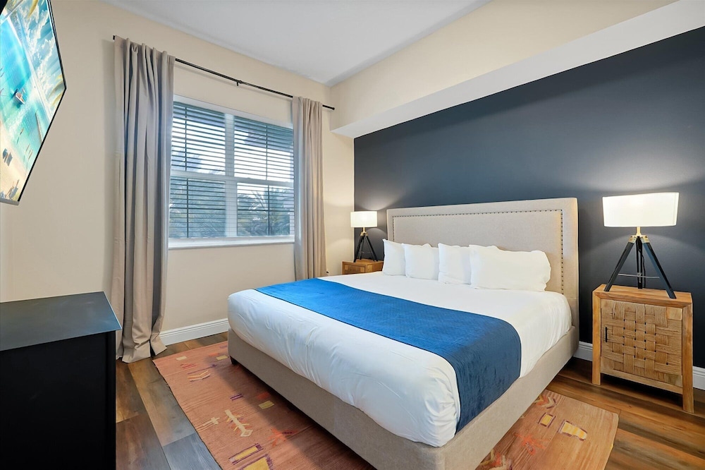 Vista Cay Resort by Millenium at Universal Blvd — Hotel rooms in Orlando, Florida