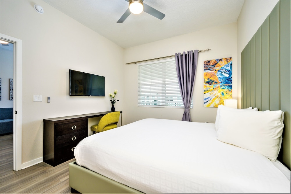 Vista Cay Resort by Millenium at Universal Blvd — Hotel rooms in Orlando, Florida
