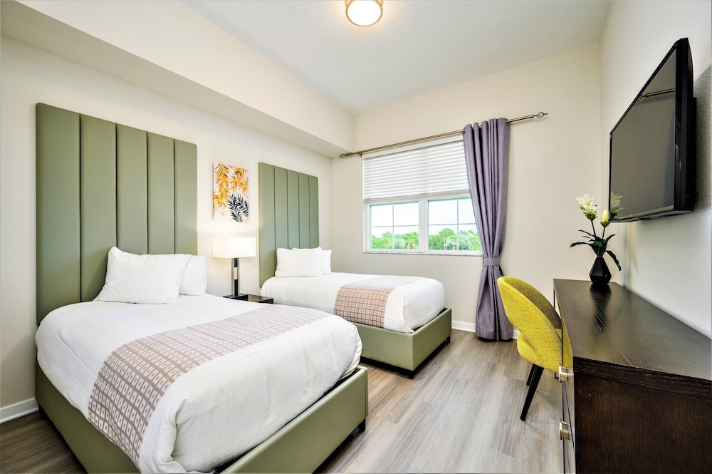 Vista Cay Resort by Millenium at Universal Blvd — Hotel rooms in Orlando, Florida