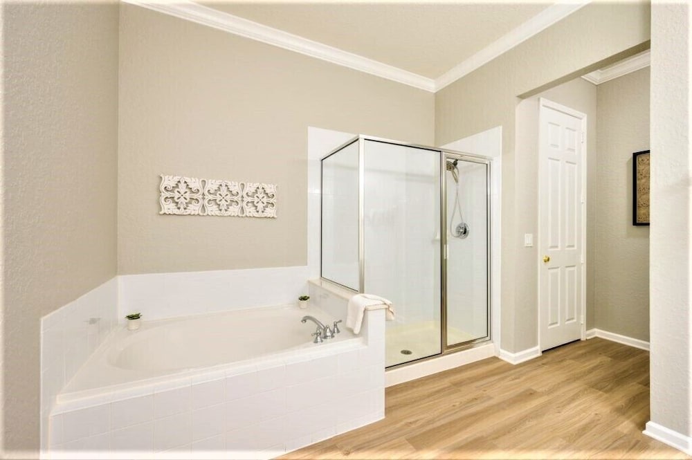 Vista Cay Resort by Millenium at Universal Blvd — Hotel rooms in Orlando, Florida
