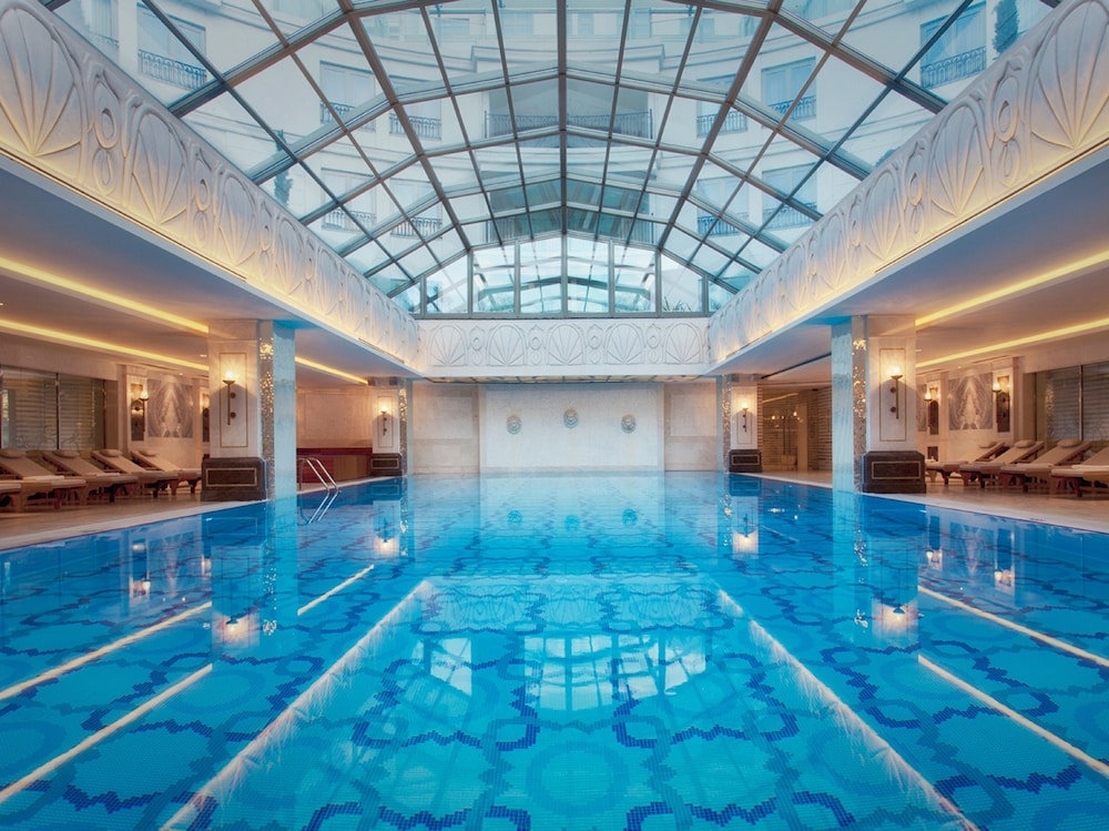 CVK Park Bosphorus Hotel Istanbul — Swimming pool in Istanbul, Istanbul