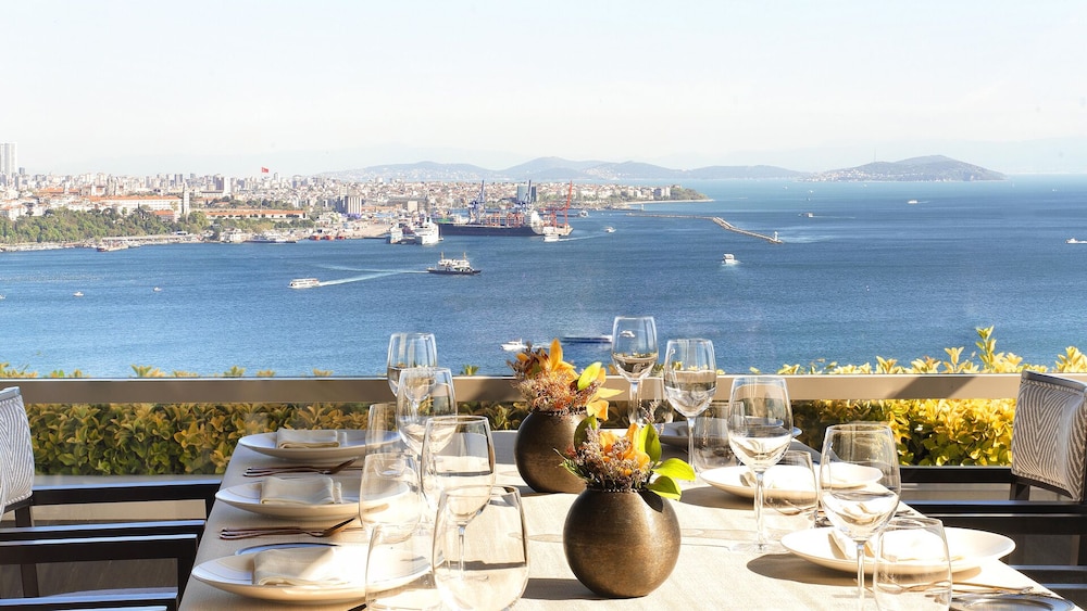 CVK Park Bosphorus Hotel Istanbul — Restaurant & bars in Istanbul, Istanbul