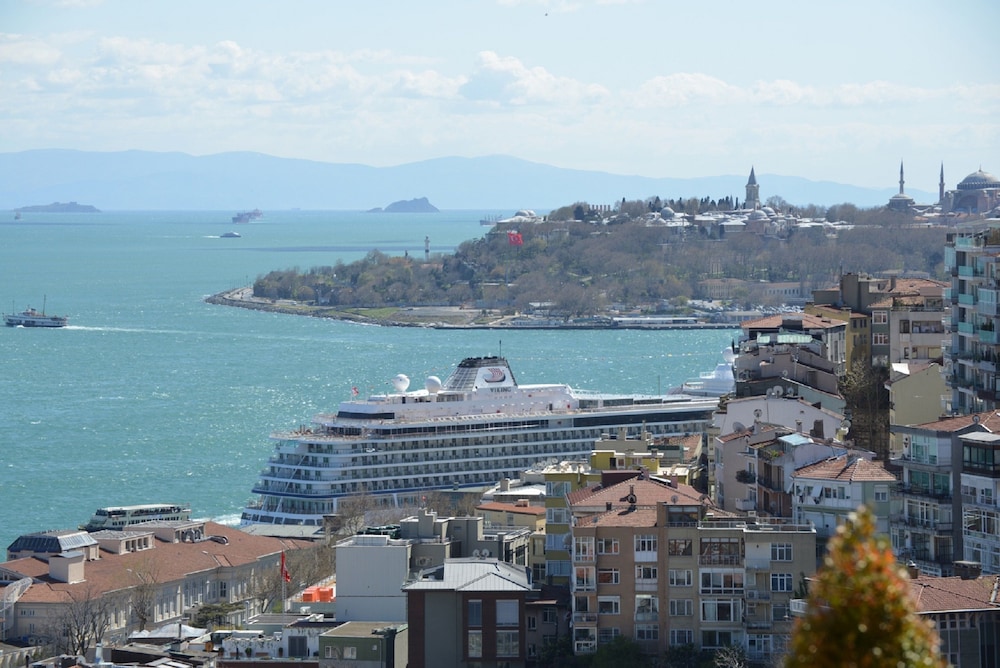 CVK Park Bosphorus Hotel Istanbul — Attractions in the area in Istanbul, Istanbul