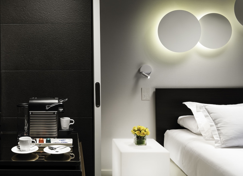 H10 Port Vell — Hotel rooms in Barcelona, Catalonia