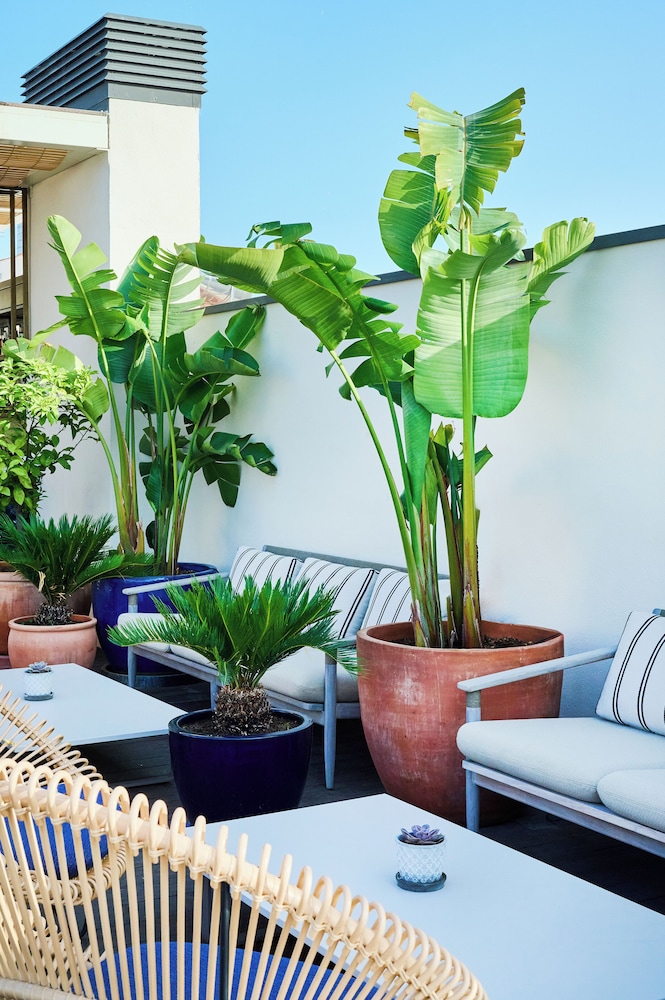 H10 Port Vell — Hotel building in Barcelona, Catalonia