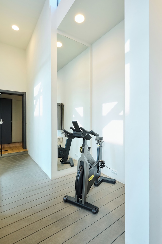 H10 Port Vell — Sports & recreation in Barcelona, Catalonia