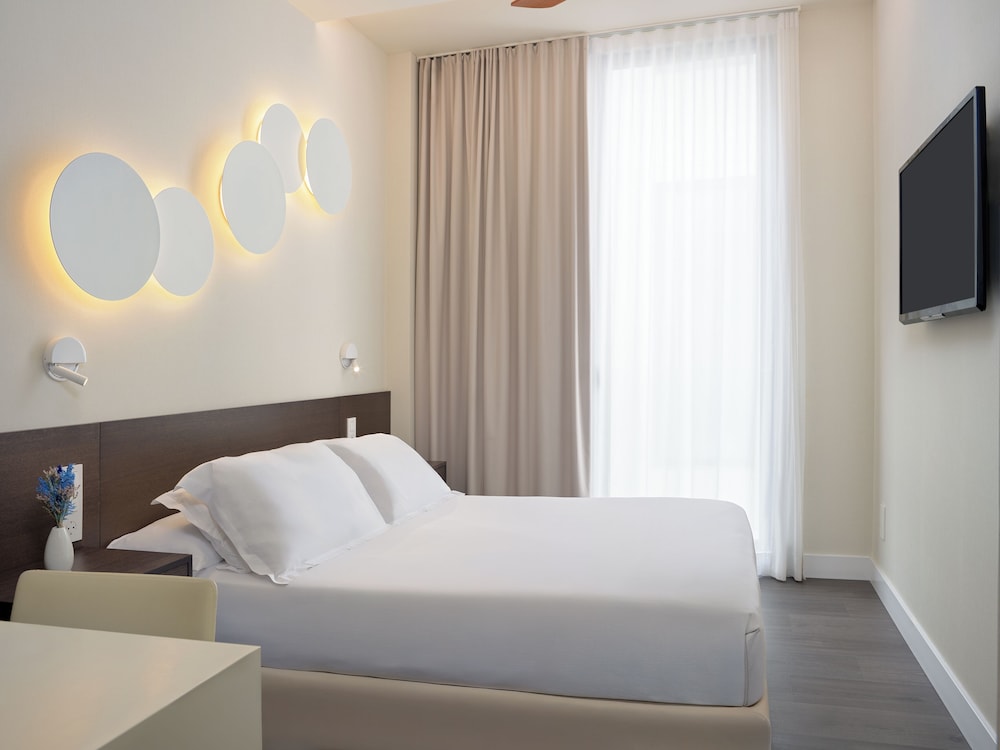 H10 Port Vell — Hotel rooms in Barcelona, Catalonia