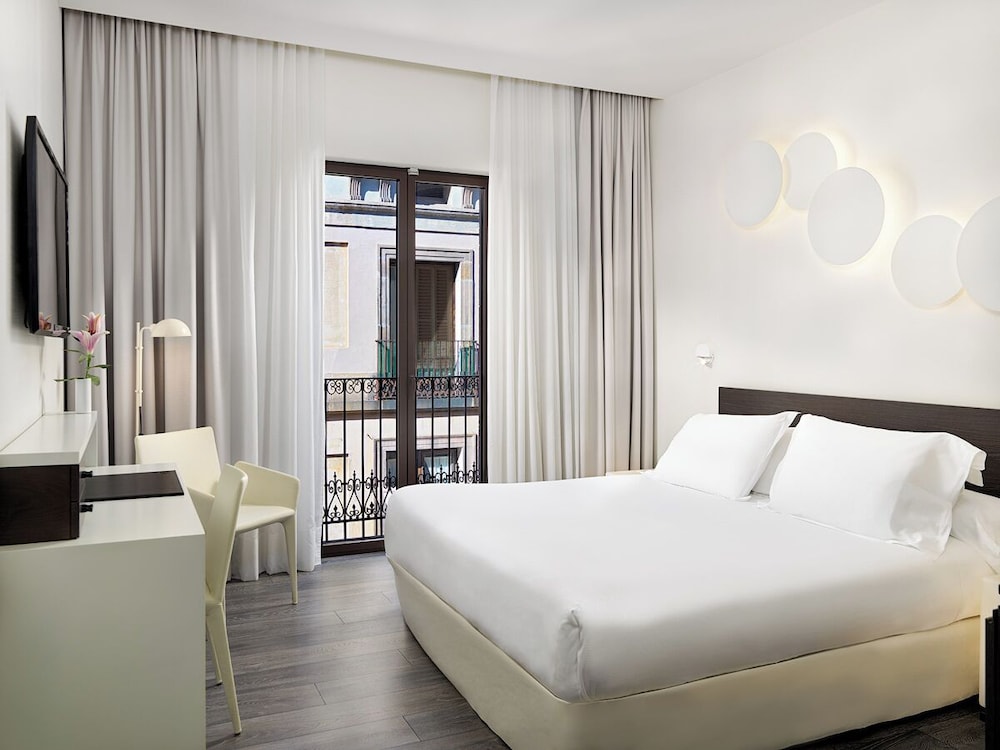 H10 Port Vell — Hotel rooms in Barcelona, Catalonia