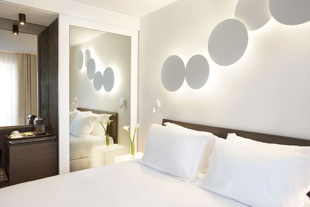 H10 Port Vell — Hotel rooms in Barcelona, Catalonia