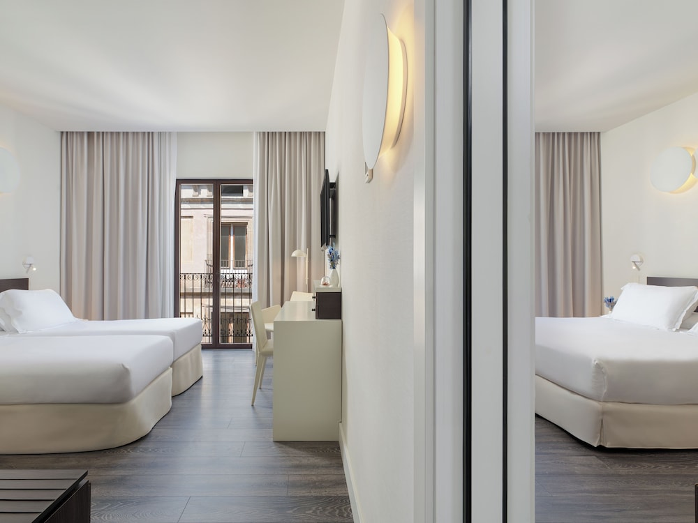H10 Port Vell — Hotel rooms in Barcelona, Catalonia