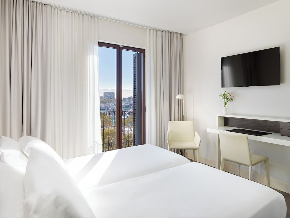 H10 Port Vell — Hotel rooms in Barcelona, Catalonia