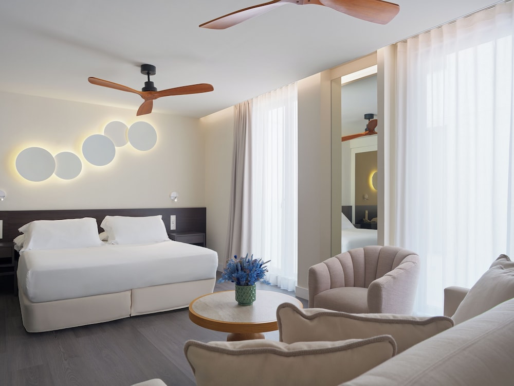 H10 Port Vell — Hotel rooms in Barcelona, Catalonia