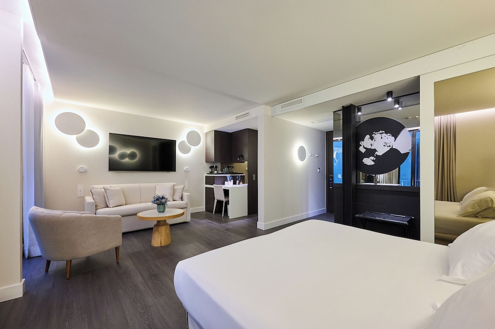 H10 Port Vell — Hotel rooms in Barcelona, Catalonia