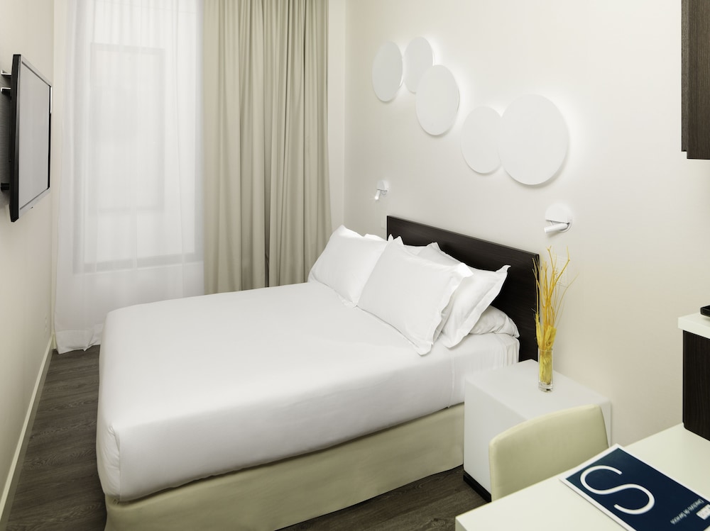 H10 Port Vell — Hotel rooms in Barcelona, Catalonia