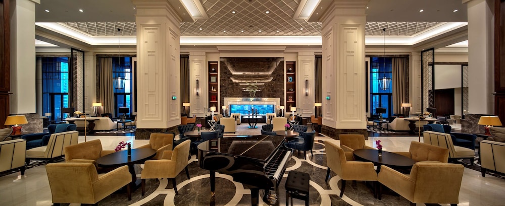 Hilton Istanbul Bomonti Hotel & Conference Center — Restaurant & bars in Istanbul, Istanbul