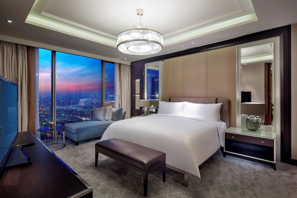Hilton Istanbul Bomonti Hotel & Conference Center — Hotel rooms in Istanbul, Istanbul
