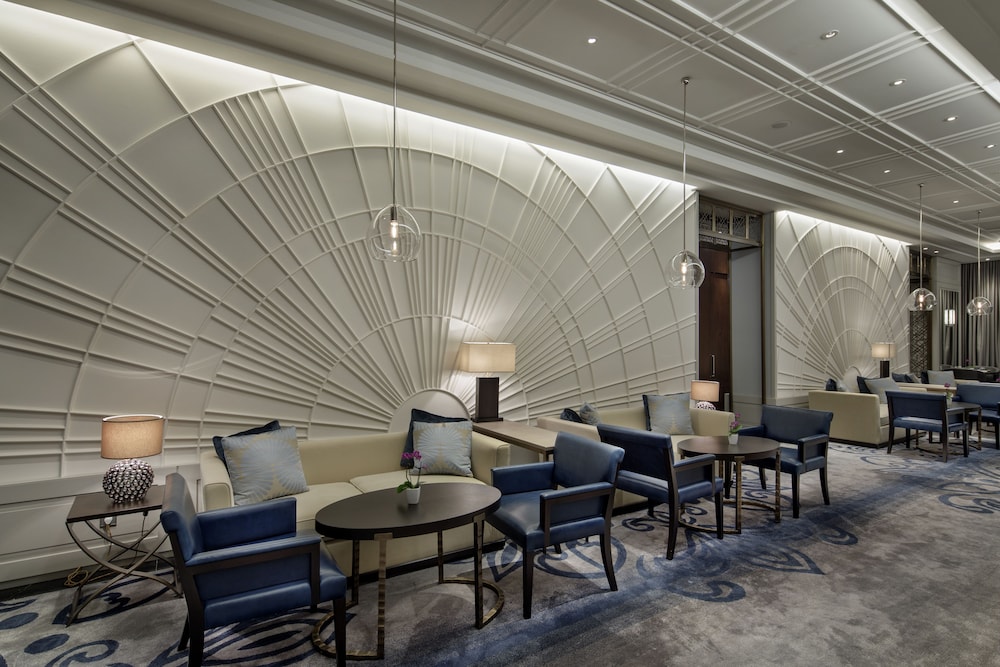 Hilton Istanbul Bomonti Hotel & Conference Center — Restaurant & bars in Istanbul, Istanbul