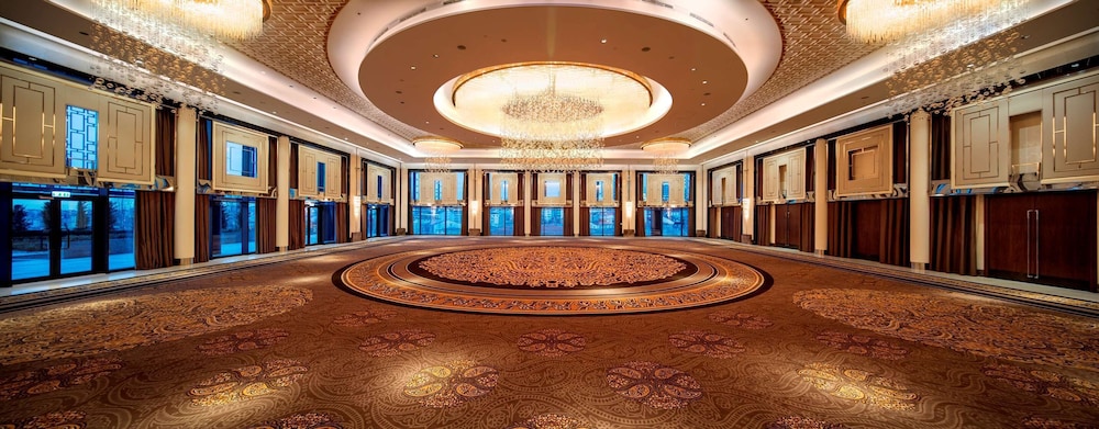 Hilton Istanbul Bomonti Hotel & Conference Center — Hotel building in Istanbul, Istanbul