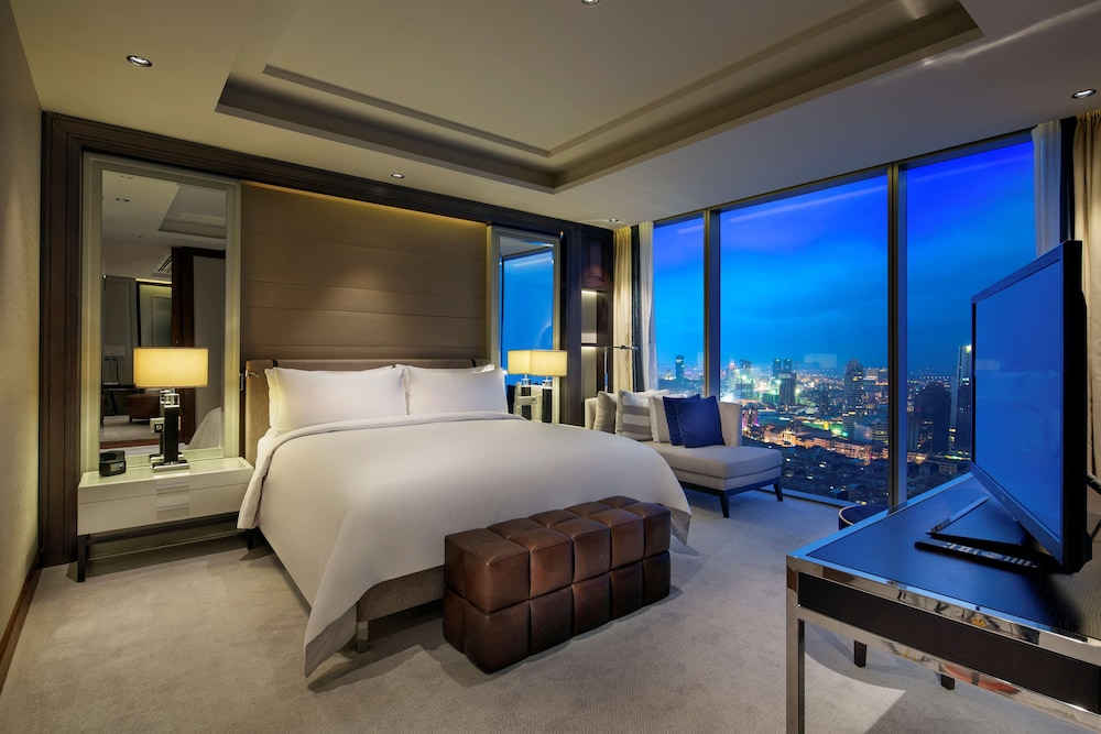Hilton Istanbul Bomonti Hotel & Conference Center — Hotel rooms in Istanbul, Istanbul