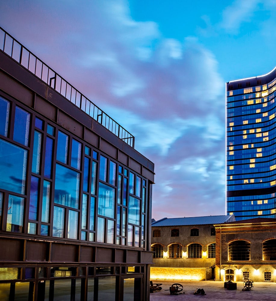 Hilton Istanbul Bomonti Hotel & Conference Center — Hotel building in Istanbul, Istanbul