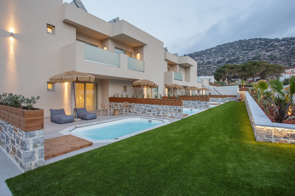 Anassa Suites by Estia Adults Only — Swimming pool in Stalida
