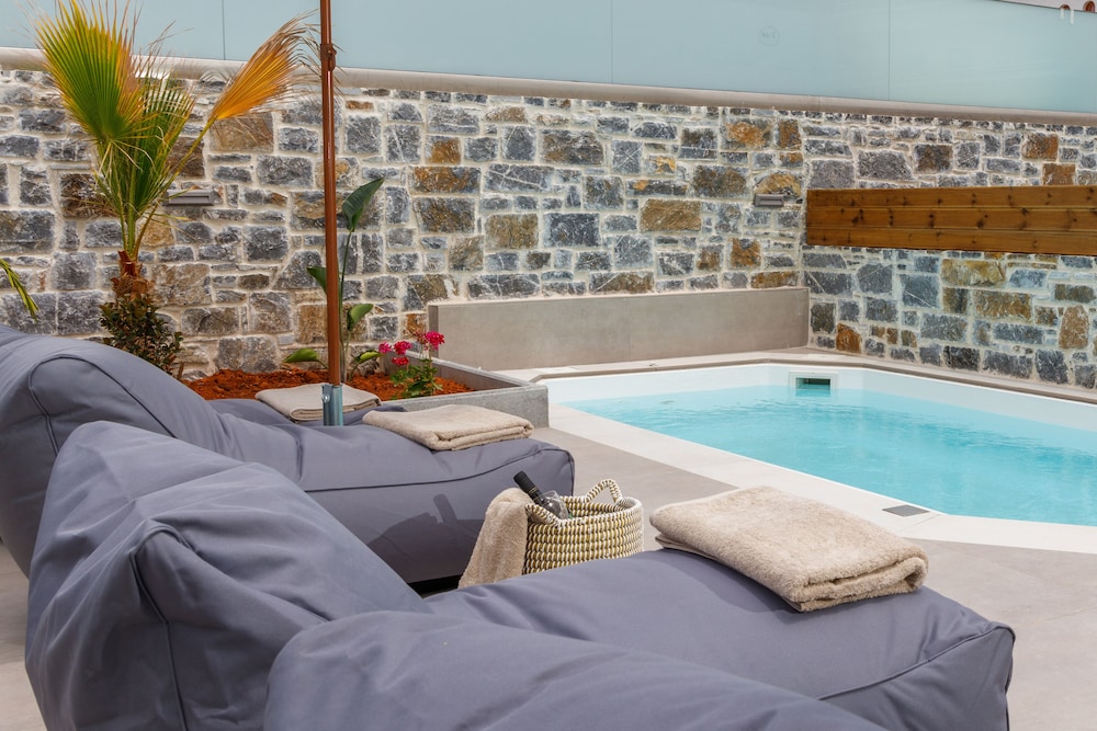 Anassa Suites by Estia Adults Only — Swimming pool in Stalida