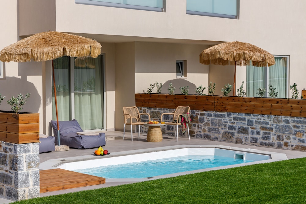 Anassa Suites by Estia Adults Only — Swimming pool in Stalida