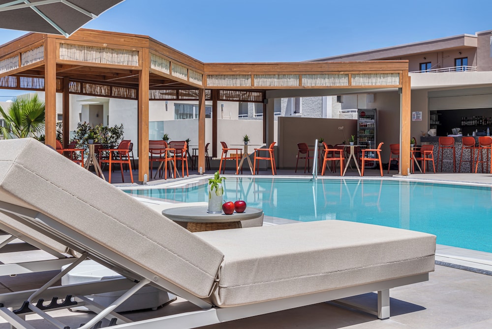 Anassa Suites by Estia Adults Only — Swimming pool in Stalida