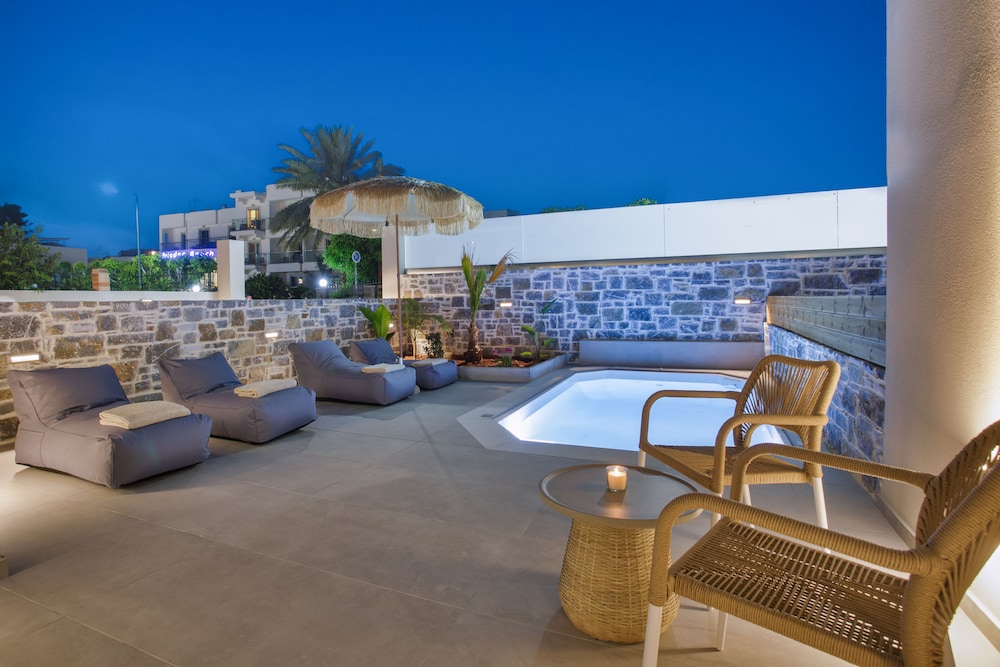 Anassa Suites by Estia Adults Only — Swimming pool in Stalida