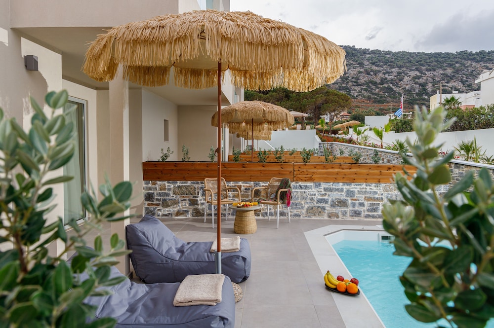 Anassa Suites by Estia Adults Only — Swimming pool in Stalida
