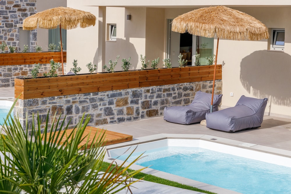 Anassa Suites by Estia Adults Only — Swimming pool in Stalida