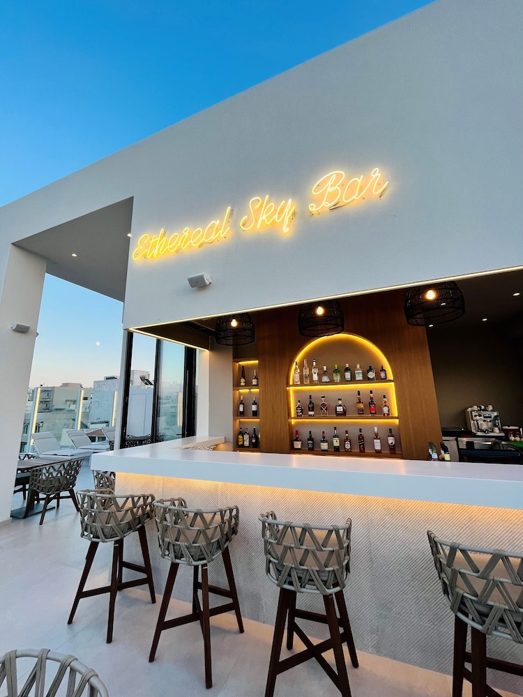 Ethereal White Resort Hotel & Spa - Adults Only — Restaurant & bars in Heraklion