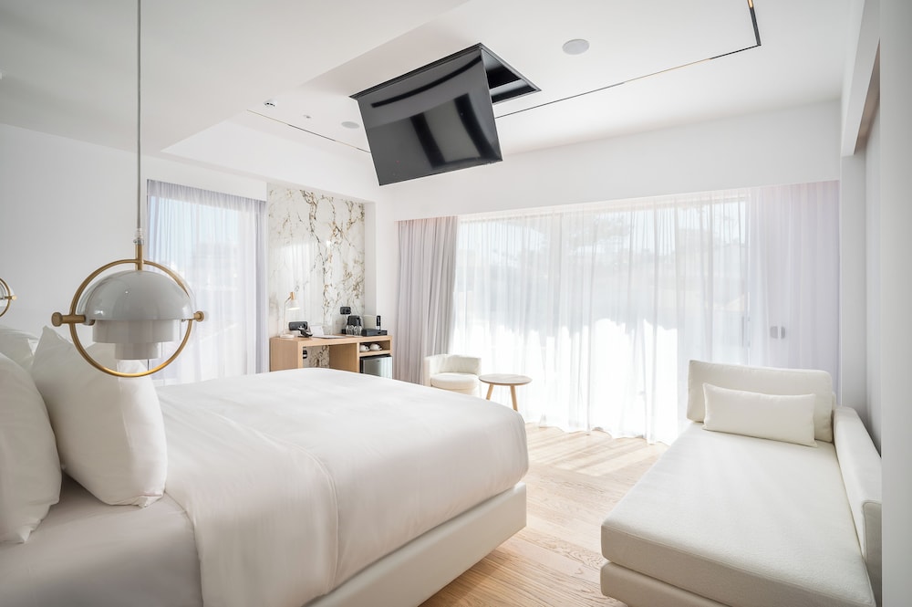 Ethereal White Resort Hotel & Spa - Adults Only — Hotel rooms in Heraklion