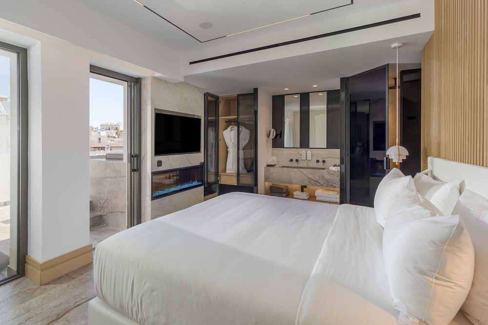 Ethereal White Resort Hotel & Spa - Adults Only — Hotel rooms in Heraklion
