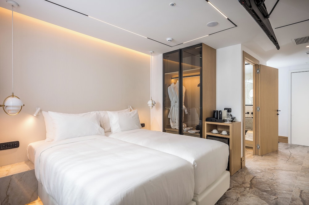 Ethereal White Resort Hotel & Spa - Adults Only — Hotel rooms in Heraklion