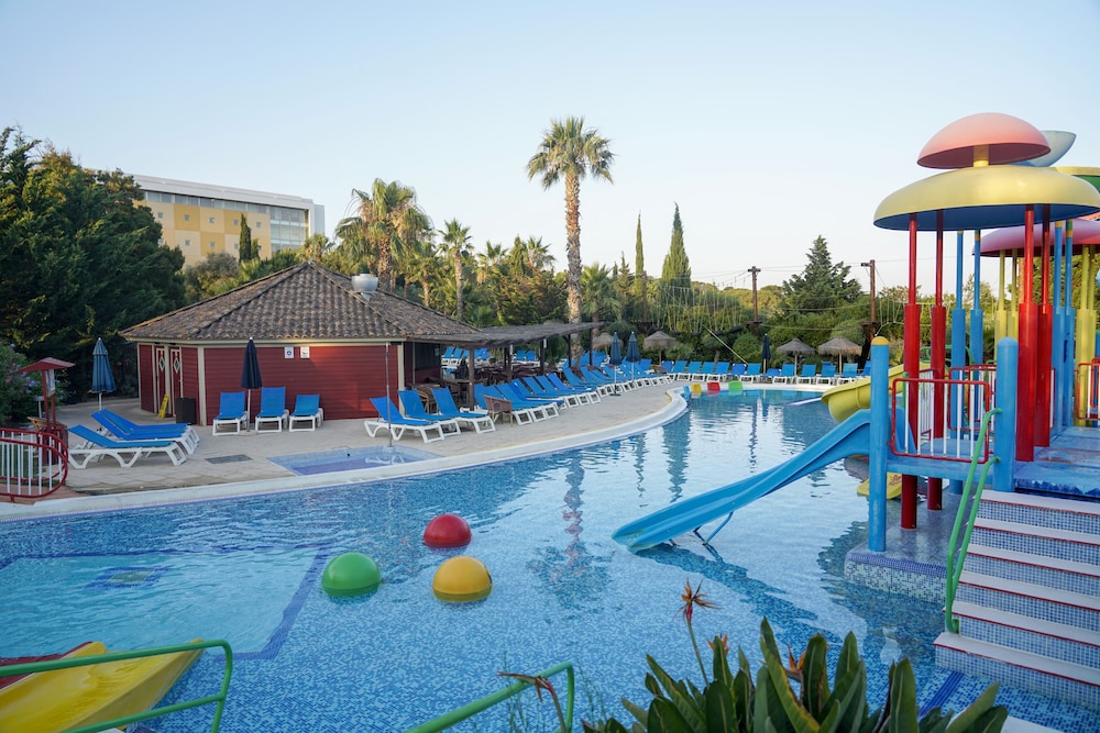 Alfagar Alto da Colina — Swimming pool in Albufeira, Faro