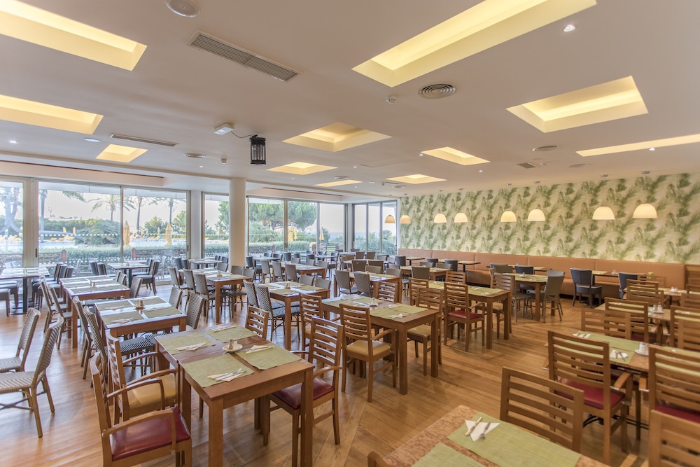Alfagar Alto da Colina — Restaurant & bars in Albufeira, Faro