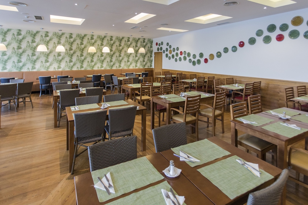 Alfagar Alto da Colina — Restaurant & bars in Albufeira, Faro