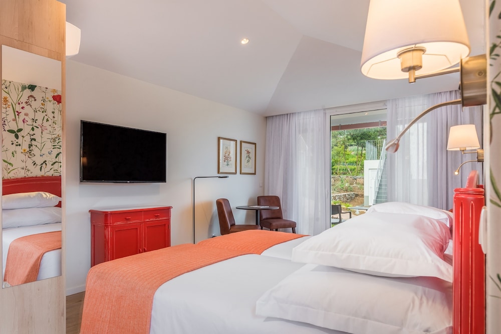 Pestana Quinta do Arco Nature & Rose Garden Hotel — Hotel rooms in Santana, Madeira