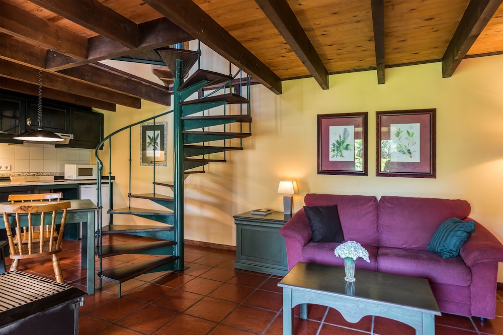 Pestana Quinta do Arco Nature & Rose Garden Hotel — Hotel rooms in Santana, Madeira