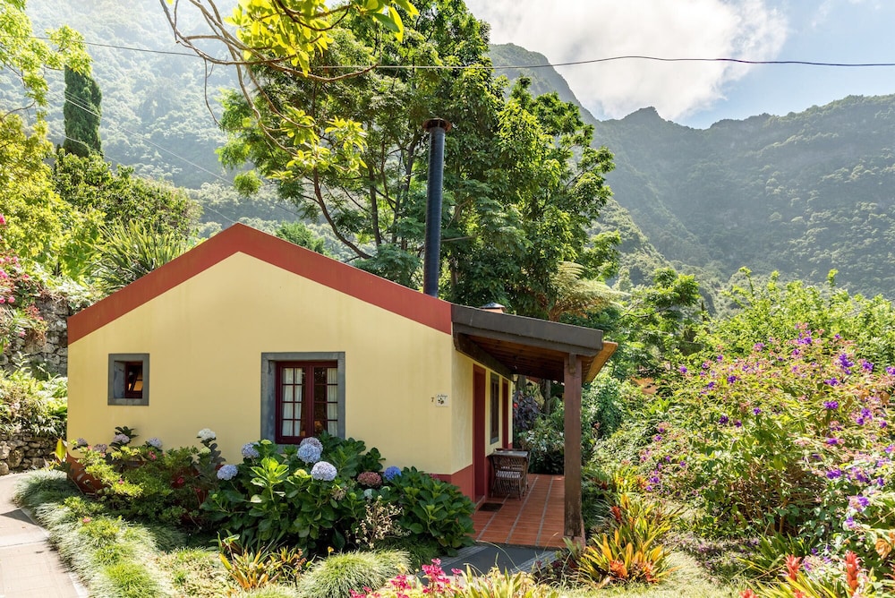 Pestana Quinta do Arco Nature & Rose Garden Hotel — Hotel building in Santana, Madeira