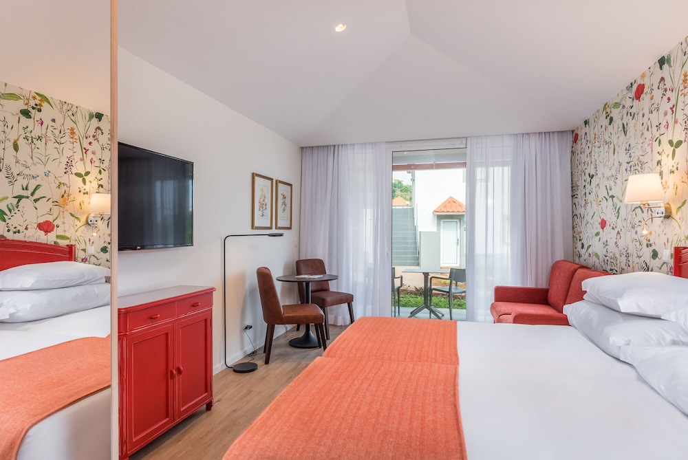 Pestana Quinta do Arco Nature & Rose Garden Hotel — Hotel rooms in Santana, Madeira