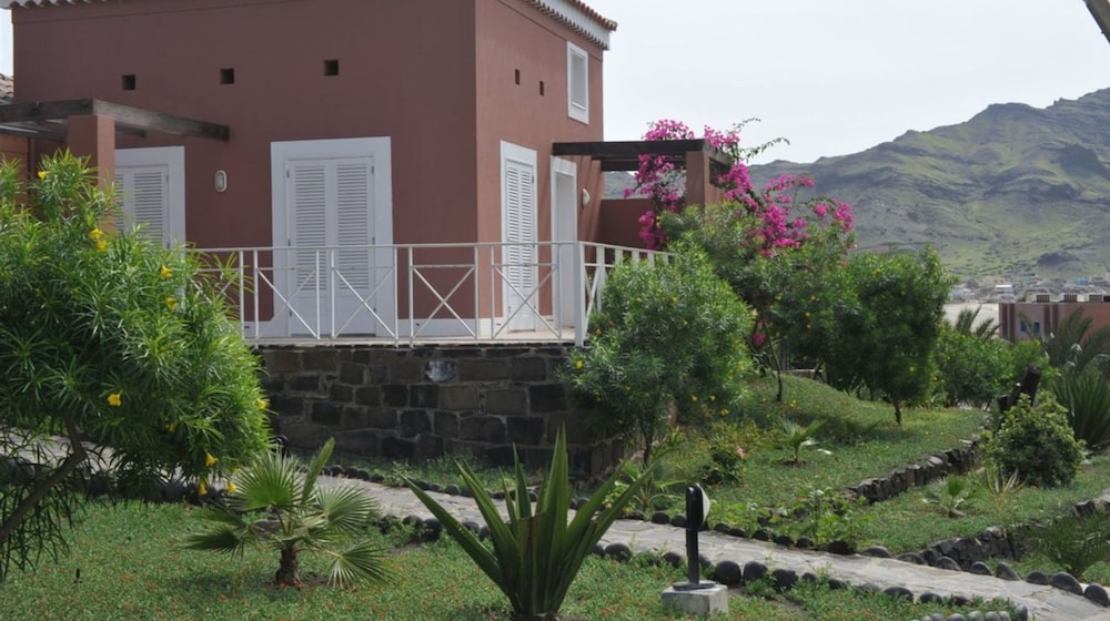 Foya Branca by Flagworld Hotels — Hotel building in Mindelo, Sao Vicente