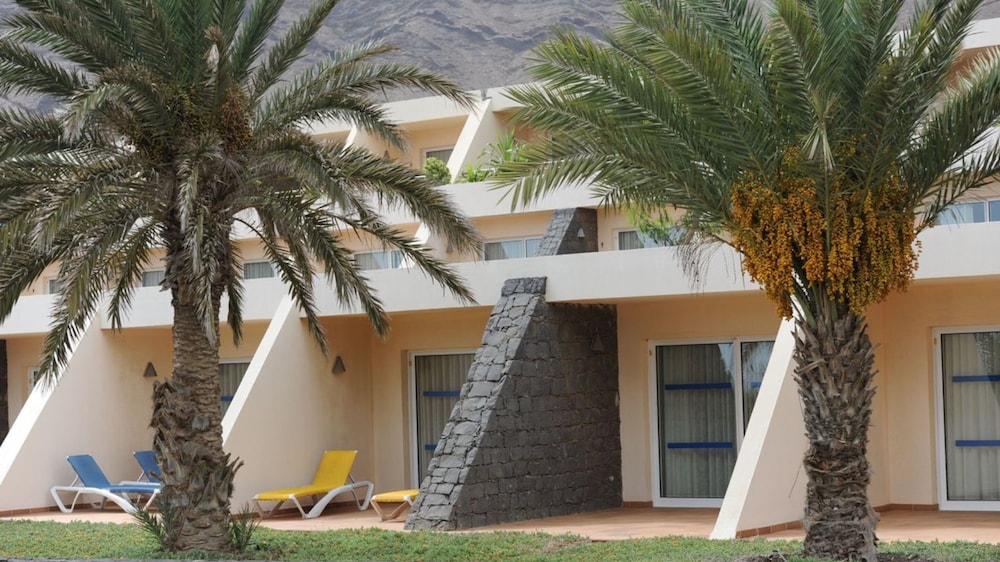 Foya Branca by Flagworld Hotels — Hotel building in Mindelo, Sao Vicente