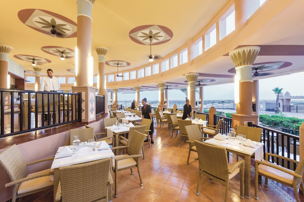 Hotel Riu Funana - All Inclusive — Restaurant & bars in Santa Maria