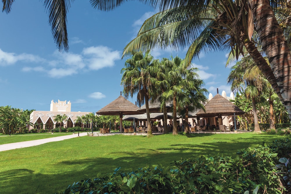 Hotel Riu Funana - All Inclusive — Restaurant & bars in Santa Maria